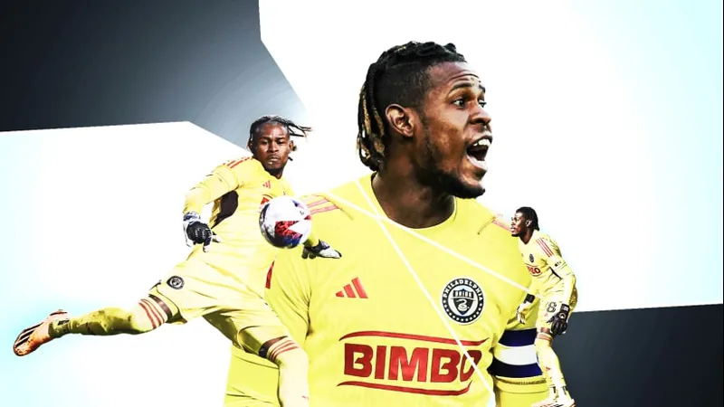 Cầu thủ của Club Tijuana và Tigres UANL tranh chấp bóng trên sân Cầu thủ của Club Tijuana và Tigres UANL tranh chấp bóng trên sân